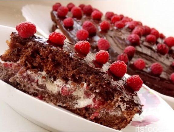 Шоколадный торт с малиной - рецепт с фото