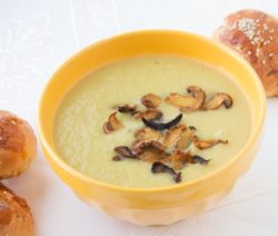 Суп грибной с плавленным сыром: простой рецепт