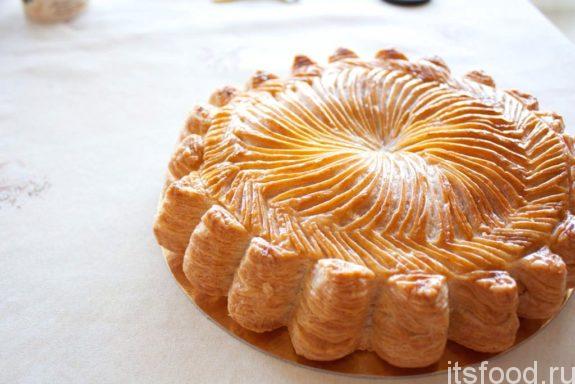 Пирог из слоеного теста "Питивьер" - рецепт с фото