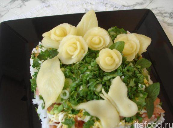 Очень вкусный слоеный салат с красной рыбой - рецепт с фото