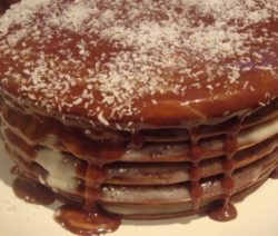 Шоколадный торт на сковороде из наливных коржей - рецепт с фото