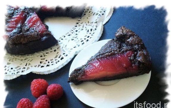 Миндальный торт с малиной и грушами - рецепт с фото