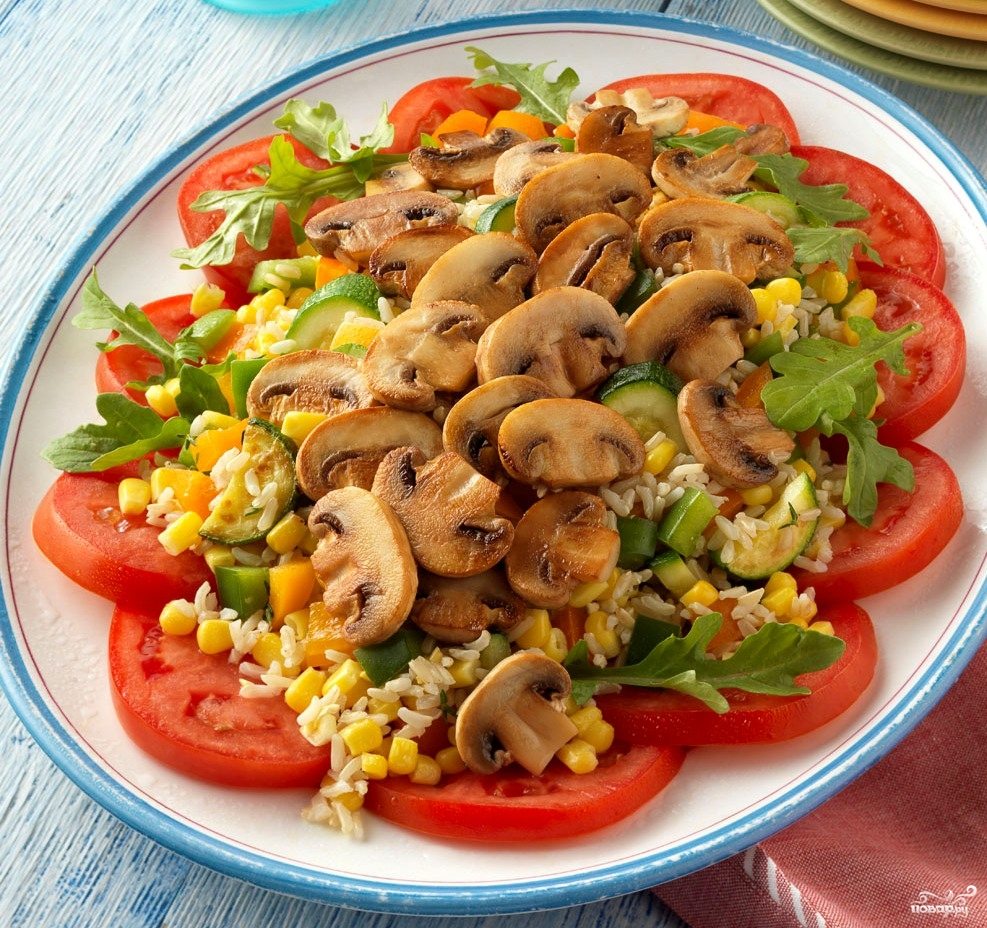 Салат с грибами самый простой рецепт. Салат грибочки. Салат грибной с шампиньонами. Салат из жареных грибов. Салат с консервированными грибами.