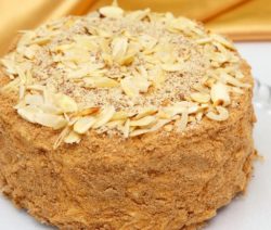 Торт «Медовик» - пошаговый классический рецепт с фото