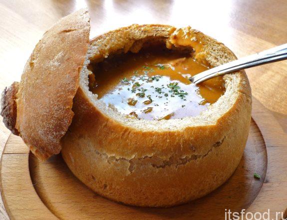 Суп чешский в хлебе