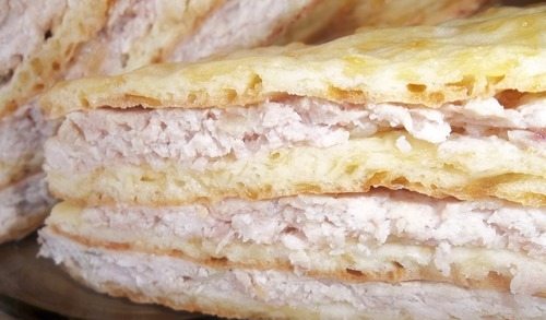 Слоеный пирог с куриным фаршем: пошаговый рецепт с фото
