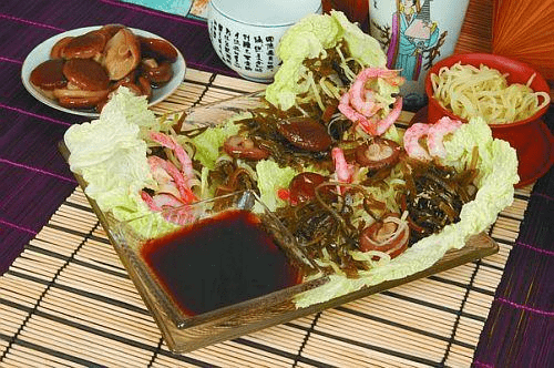 Японский салат с грибами и морской капустой