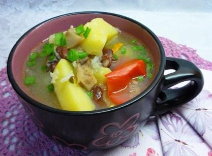Рисовый суп с красной фасолью и маринованными грибами