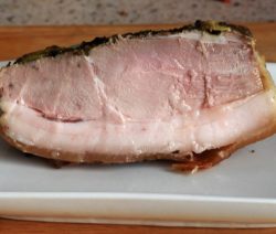 Как вкусно запечь свинину в духовке
