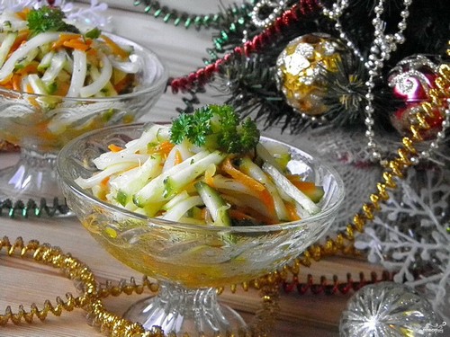 7 корейских салатов, которые разнообразят новогодний стол 2020