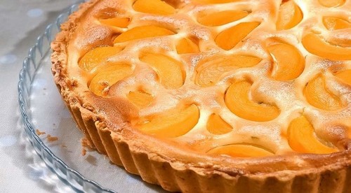 6 рецептов десертов с консервированными персиками
