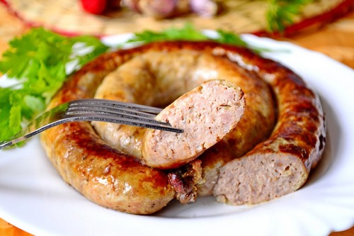5 простых рецептов домашней колбасы из свинины